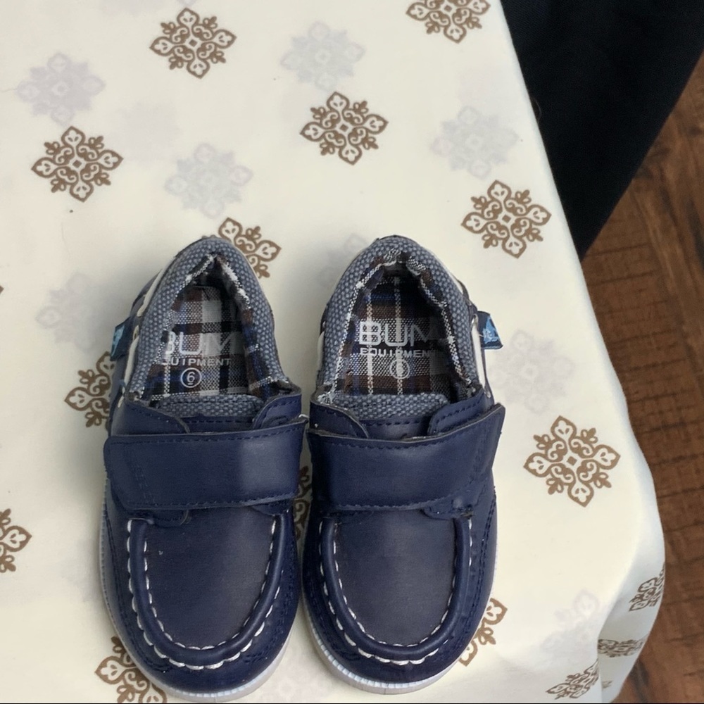 BUM Equipment Navy Velcro Loafer Boat Shoes Inf 6